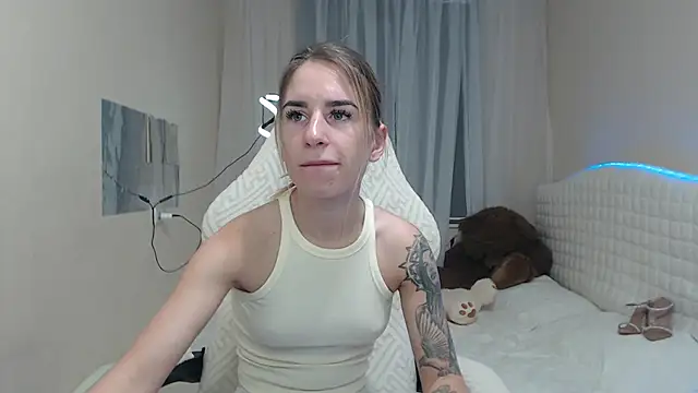 Snapshot of DeboraHorny chatting on November 17, 7:14 am DeboraHorny online show from November 17, 7:14 am