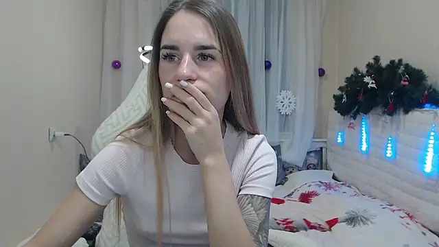 Snapshot of DeboraHorny chatting on December 15, 7:01 am DeboraHorny online show from December 15, 7:01 am