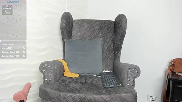 Keyla Milf online show from March 21, 6:05 am