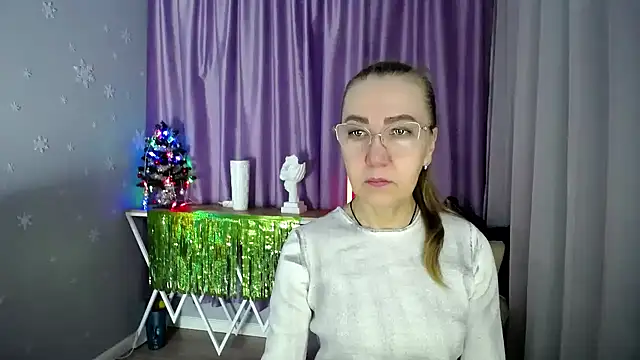 queen a n i online show from January 14, 8:20 am