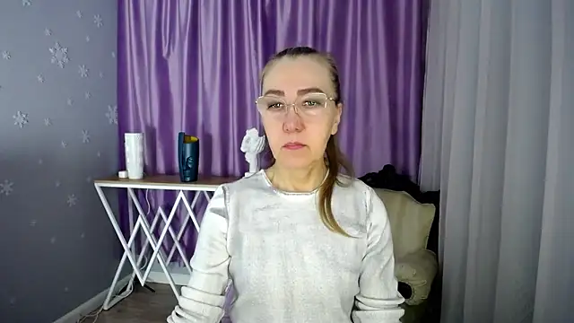 queen a n i online show from January 23, 8:04 am