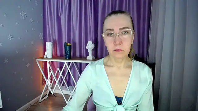 queen a n i online show from January 29, 7:57 am