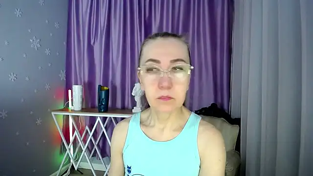 queen a n i online show from February 18, 8:59 am