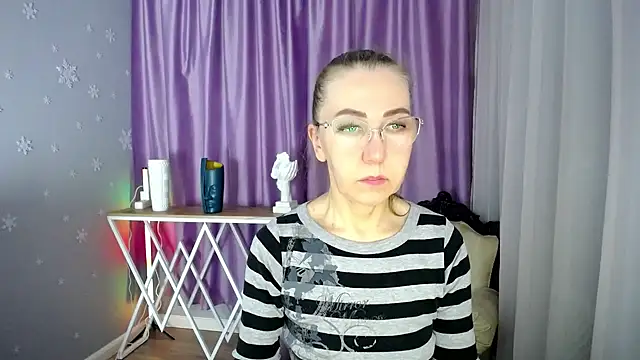 queen a n i online show from February 23, 2:40 am