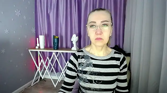 queen a n i online show from March 5, 6:23 am