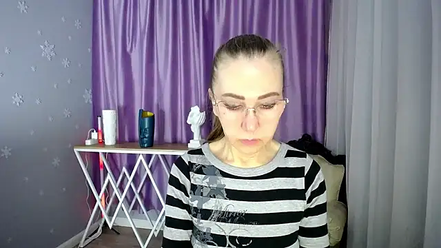 queen a n i online show from March 8, 8:55 am