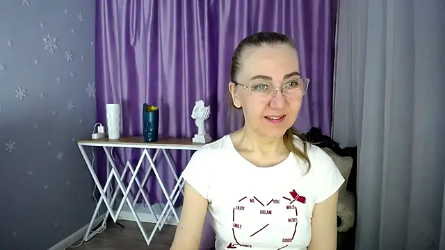 queen a n i online show from March 14, 6:42 am