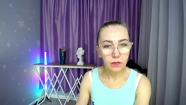 queen a n i online show from September 15, 10:04 am