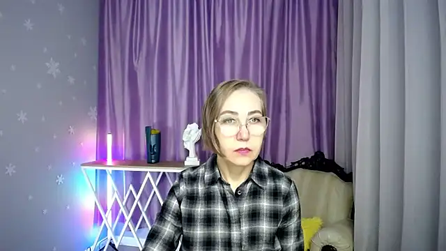 queen a n i online show from November 28, 9:45 am