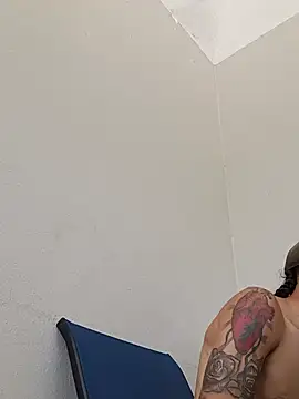 Yanwoods420 online show from July 28, 7:39 pm