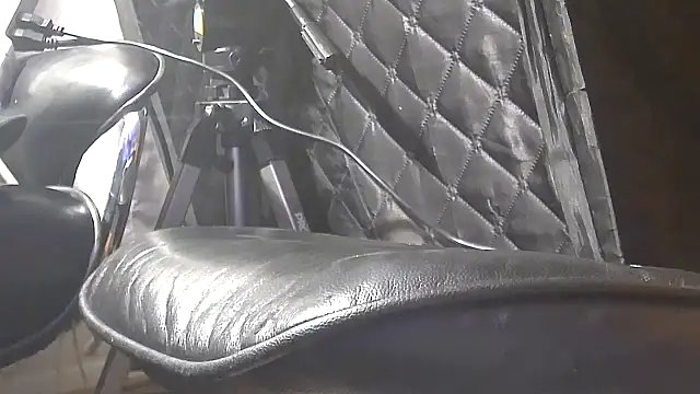 Snapshot of TheHellBilly chatting on October 3, 11:13 pm TheHellBilly online show from October 3, 11:13 pm