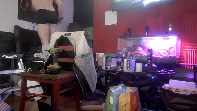 Snapshot of TheHellBilly chatting on February 9, 5:22 am TheHellBilly online show from February 9, 5:22 am