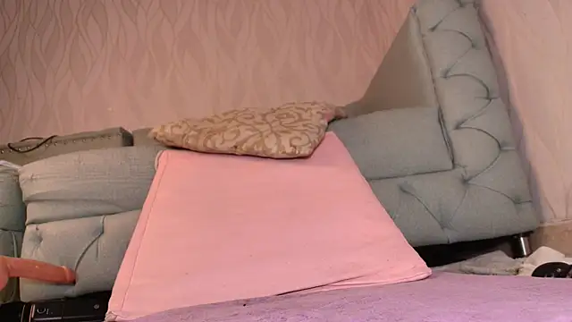 lay navas online show from February 4, 10:24 pm