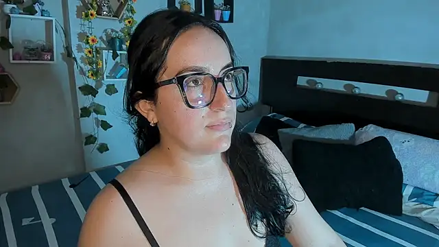 Snapshot of Cherry_jhoana chatting on December 11, 10:49 pm Cherry jhoana online show from December 11, 10:49 pm