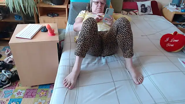 Margaret-milf online show from April 24, 4:59 am
