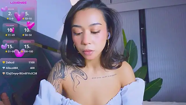 Mia Tin online show from October 25, 5:40 pm