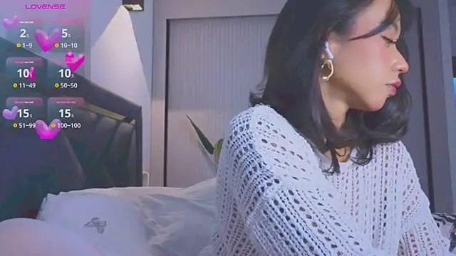 Mia Tin online show from November 6, 1:45 pm