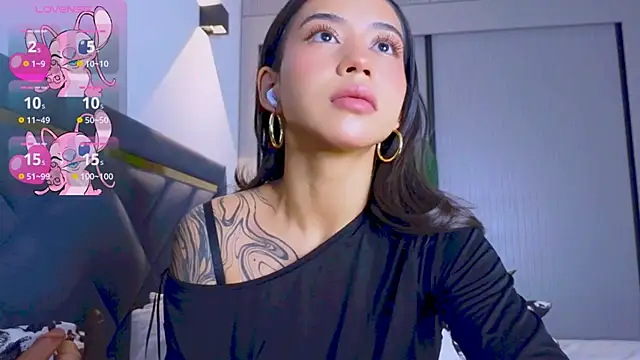 Mia Tin online show from November 12, 3:34 pm