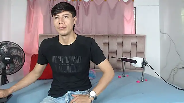 Snapshot of Sexytaty2022 chatting on February 16, 1:07 pm Sexytaty2022 online show from February 16, 1:07 pm