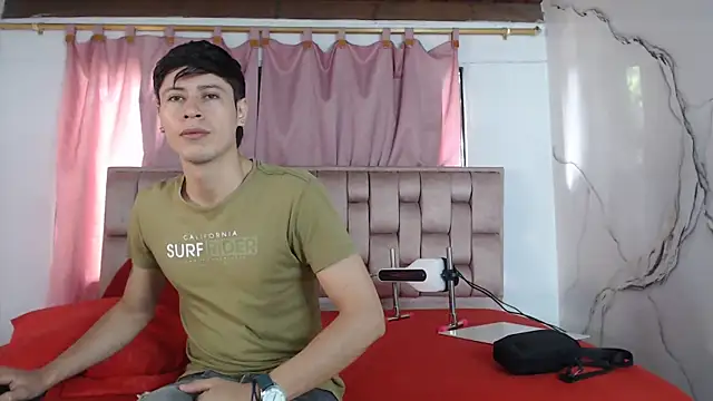 Snapshot of Sexytaty2022 chatting on February 21, 12:39 pm Sexytaty2022 online show from February 21, 12:39 pm