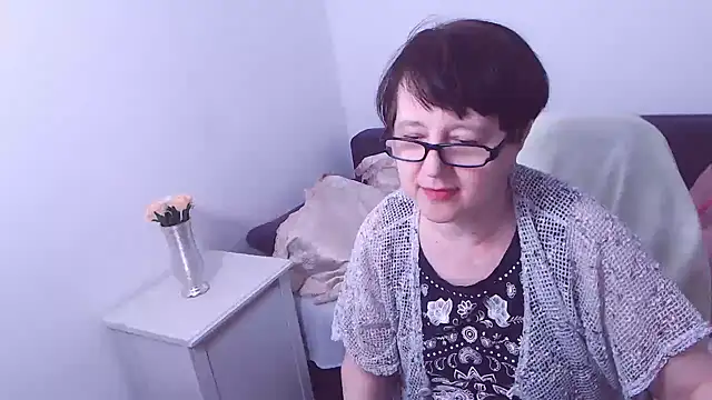 ChristaRose online show from March 1, 4:04 am