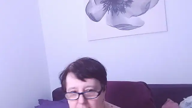 ChristaRose online show from November 10, 2:43 am