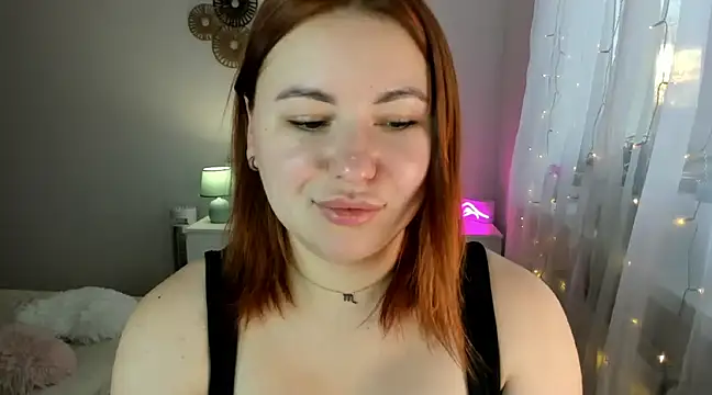 Snapshot of LAYLAxSTAR chatting on January 7, 1:57 pm LAYLAxSTAR online show from January 7, 1:57 pm