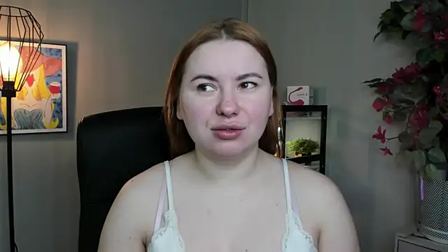 LAYLAxSTAR online show from April 1, 6:25 am