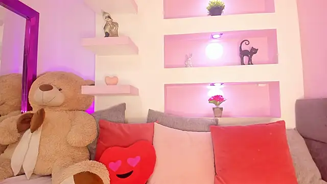 Snapshot of _liathompsom09 chatting on December 15, 8:35 pm liathompsom09 online show from December 15, 8:35 pm