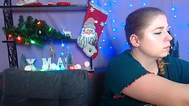 Snapshot of JessikaDaniel chatting on December 9, 7:17 am JessikaDaniel online show from December 9, 7:17 am