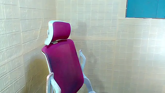 9inSelfSucker online show from November 17, 6:41 am