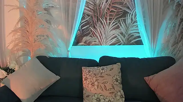 Nicolle W online show from November 20, 11:54 am