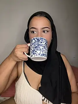 Snapshot of Maryam_yamal chatting on February 23, 3:18 pm Maryam yamal online show from February 23, 3:18 pm