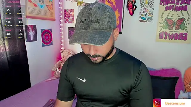 johnnyalx online show from December 2, 6:58 pm