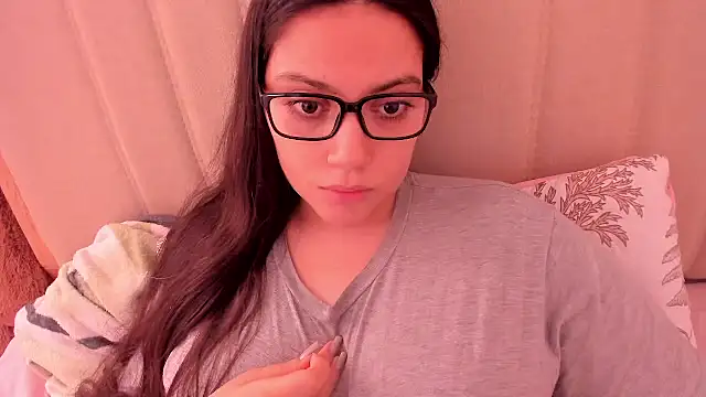 roniewester online show from October 25, 5:30 pm