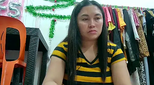 Snapshot of LalaiAsian chatting on January 6, 6:20 pm LalaiAsian online show from January 6, 6:20 pm