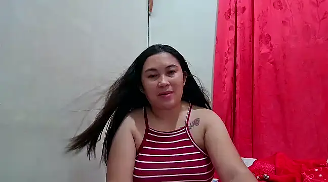 Snapshot of LalaiAsian chatting on February 27, 2:42 am LalaiAsian online show from February 27, 2:42 am