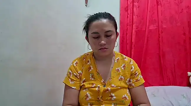 Snapshot of LalaiAsian chatting on March 13, 3:54 am LalaiAsian online show from March 13, 3:54 am