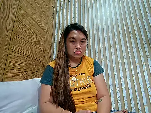 LalaiAsian online show from December 19, 1:01 am