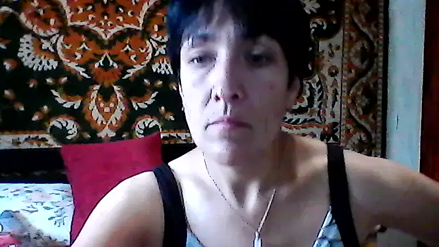 Snapshot of SunnyAmorre chatting on June 8, 9:42 am SunnyAmorre online show from June 8, 9:42 am