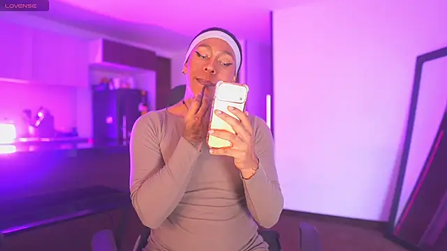 AmberRaus online show from April 14, 11:27 am