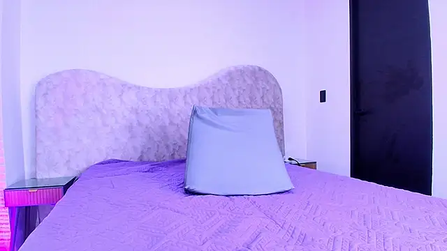 shelsyloreds online show from November 20, 11:54 am