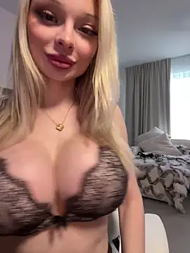 Snapshot of HannaXLove chatting on December 22, 3:09 pm HannaXLove online show from December 22, 3:09 pm