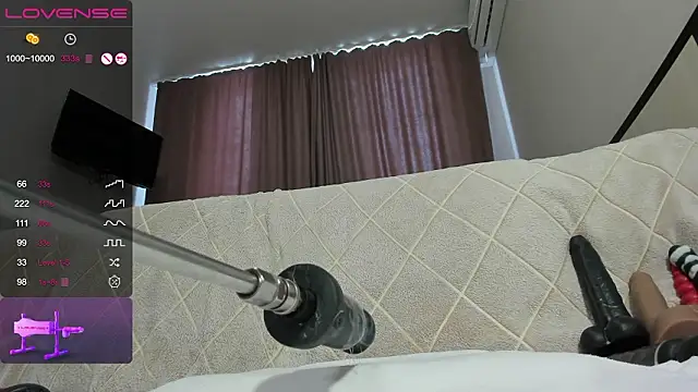 Snapshot of EvaDream chatting on March 10, 10:20 am EvaDream online show from March 10, 10:20 am