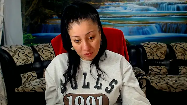 Snapshot of MoistMady chatting on March 6, 3:47 am MoistMady online show from March 6, 3:47 am