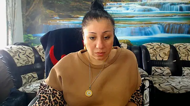 Snapshot of MoistMady chatting on March 18, 9:01 am MoistMady online show from March 18, 9:01 am