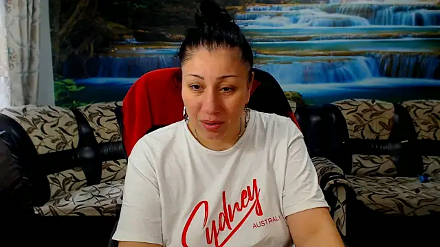 Snapshot of MoistMady chatting on March 31, 5:30 am MoistMady online show from March 31, 5:30 am