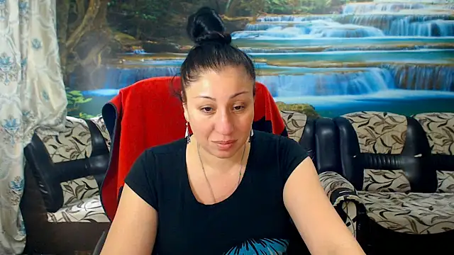 Snapshot of MoistMady chatting on April 13, 2:55 pm MoistMady online show from April 13, 2:55 pm