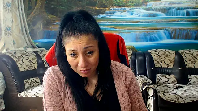 Snapshot of MoistMady chatting on May 14, 12:01 pm MoistMady online show from May 14, 12:01 pm