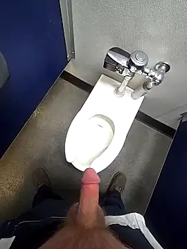 Snapshot of WhiteMeat069 chatting on December 22, 7:11 am WhiteMeat069 online show from December 22, 7:11 am